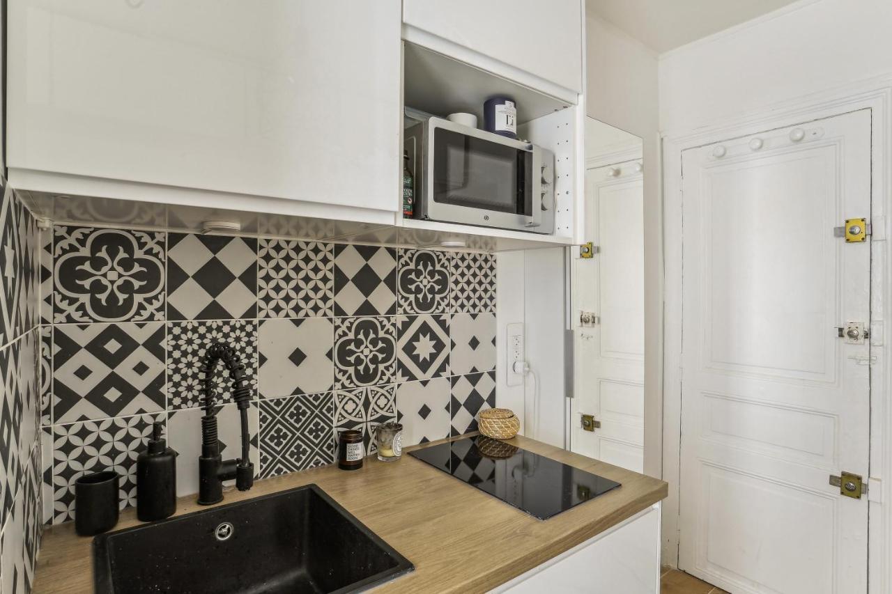 Small Comfortable Studio Near Eiffel Tower Paris Dış mekan fotoğraf